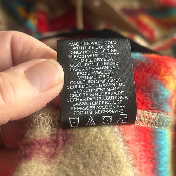 Dravus red and tan pullover with aztec print size L - Picture 5 of 8